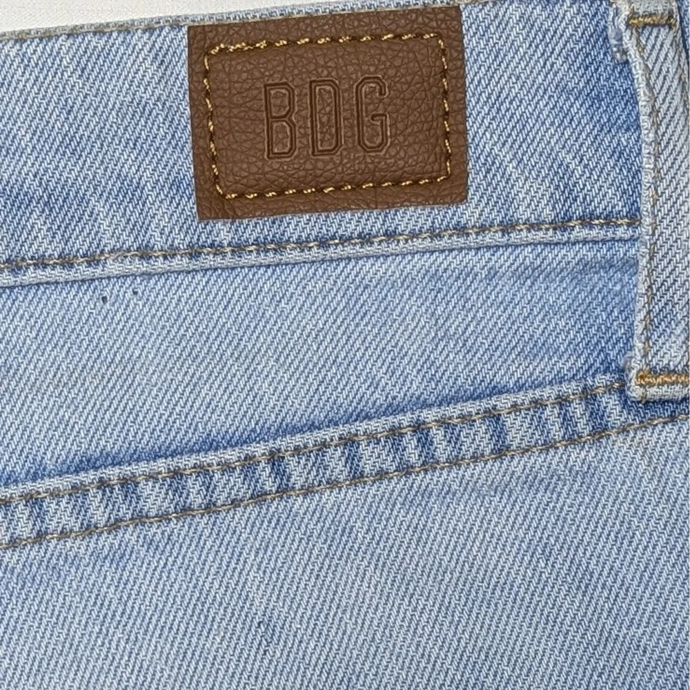 BDG Urban Outfitters High & Wide Jeans Size 32 Light Wash Wide Leg‎ High Rise